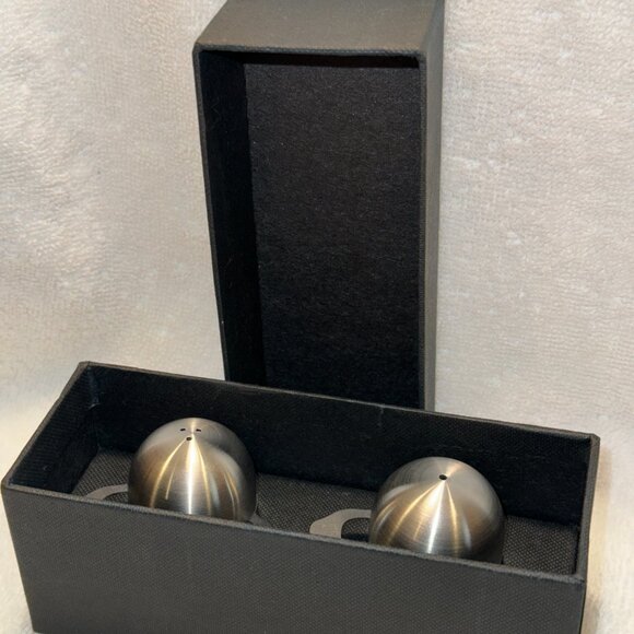 Whimsical Salt & Pepper Shakers - Picture 2 of 5